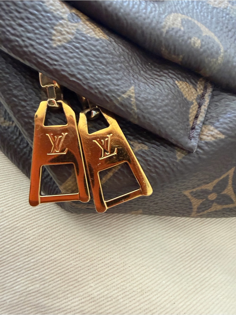 Louis Vuitton Monogram Belt Bag in Brown with Gold Hardware - Picture 10 of 17